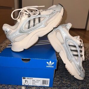 Adidas Ozmillen Size 7,5 USED—very good condition Walking / running / casual